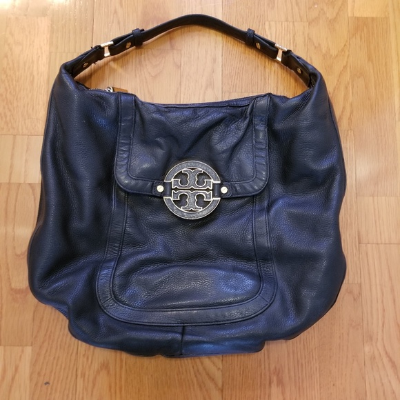 tory burch amanda flat hobo